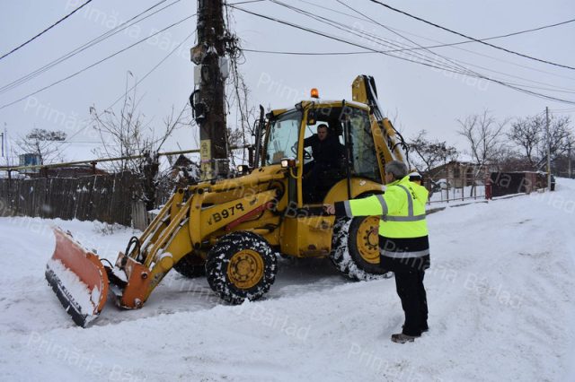 Acțiuni de deszăpezire în majoritatea cartierelor bârlădene