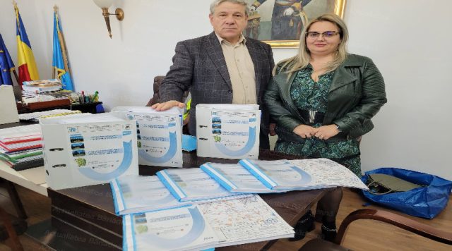 (VIDEO) Un nou pas pentru asfaltarea străzilor din Munteni și Podeni