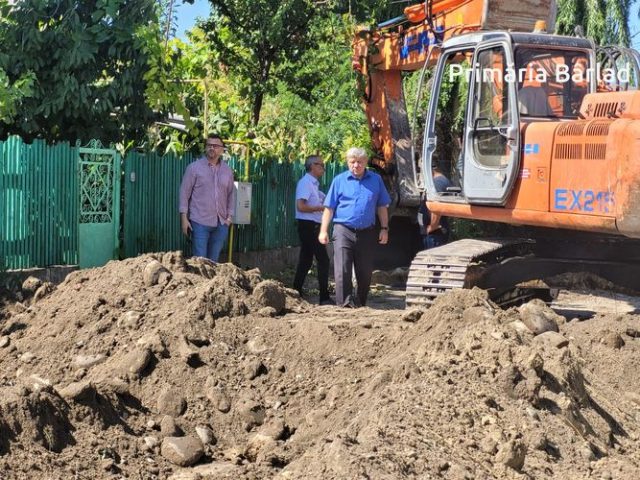Moment mult așteptat la Bârlad: s-a dat startul lucrărilor de asfaltare în Munteni și Podeni