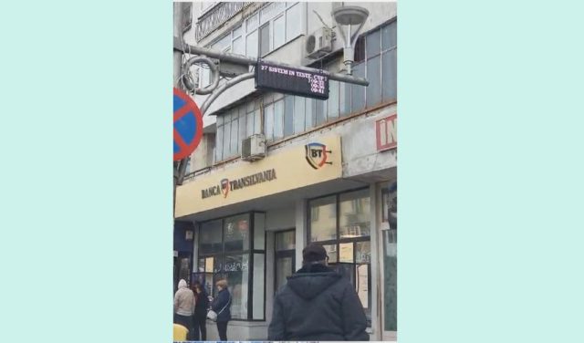 Noi investiții în transportul public local: afișaj electronic în stații, automate pentru bilete și încărcare carduri călătorie, camere video în autobuze