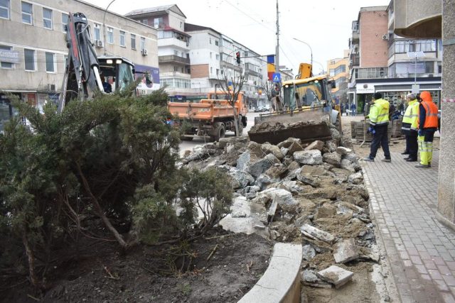 Refresh în zona centrală: pavare cu granit, trotuare, pista de biciclete și spatiu verde