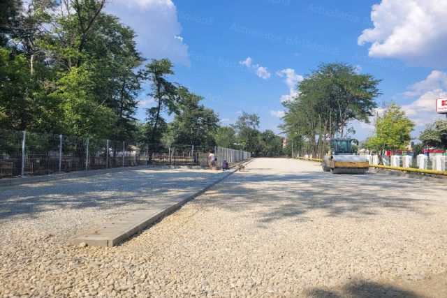 Prima parcare special amenajată pentru vizitatorii Grădinii Publice și cei a Grădinii Zoologice din Bârlad, aproape de finalizare