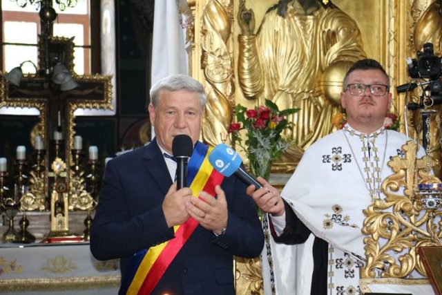 Nuntă de Aur, organizată de municipalitate, pentru 110 cupluri care au sărbătorit 50 de ani de căsătorie