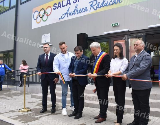 A fost inaugurată sala de sport a orașului. Obiectivul a primit numele marii gimnaste Andreea Răducan