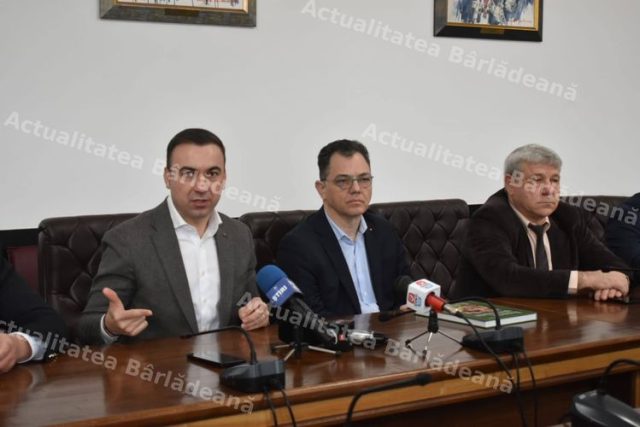 Bogdan Ivan, ministrul Economiei, și Ștefan-Radu Oprea, șeful Cancelariei Primului Ministru, în vizită la Bârlad