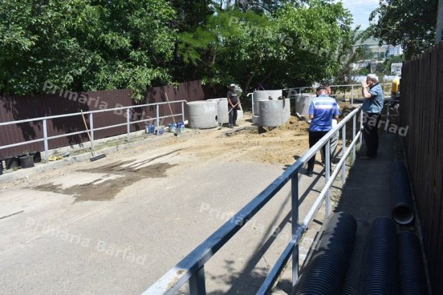 Lista completă a străzilor care așteaptă, de ani buni, apă și canalizare promisă de Consiliul Județean si Aquavas