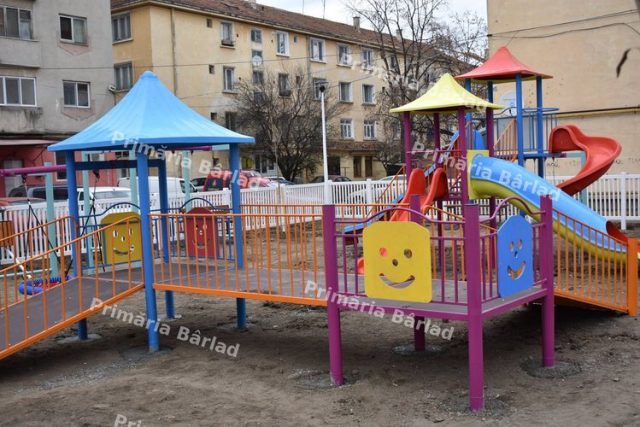 Parcuri de joacă reabilitate și modernizate