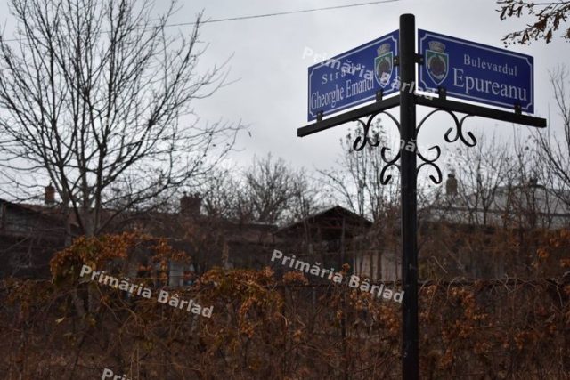 Indicatoare noi cu denumirile străzilor din Bârlad