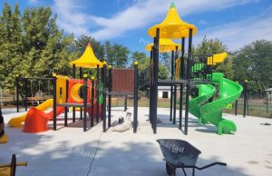 Spațiu de joacă modern, pavilioane și mobilier urban la Grădina Zoologică