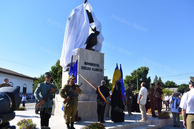 Dezvelirea Monumentului Eroilor Neamului (FOTOGALERIE)
