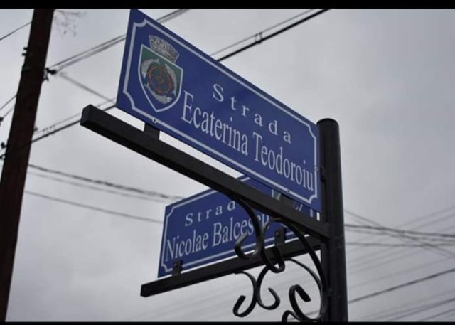 Indicatoare noi pe încă o serie de străzi și intersecții din oraș