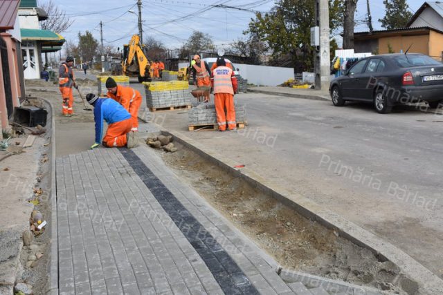 Fără cârpeli, doar asfaltări complete! Încă trei străzi vor fi redate circulației după ce au fost modernizate total, pentru prima dată