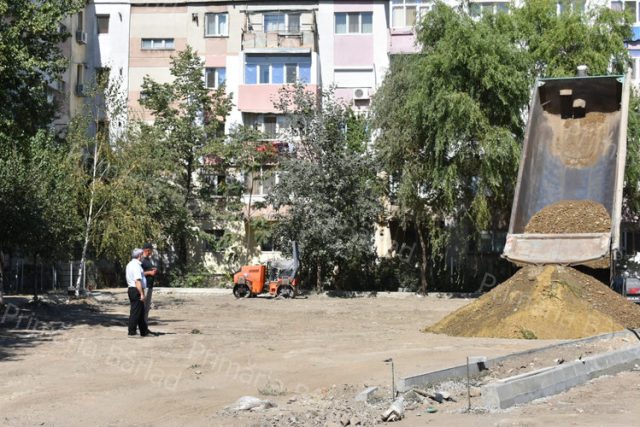 Încă o parcare și un nou parc de joacă, în Bârlad