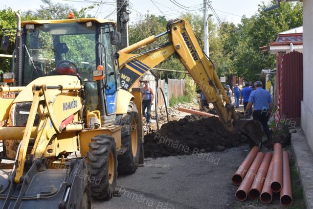 Apă și canalizare pe alte trei străzi din Bârlad