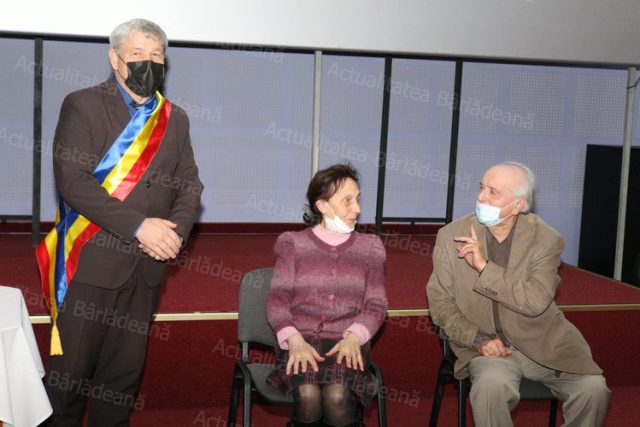 Două remarcabile personalități au primit titlul de Cetățean de onoare al Bârladului: profesorii Elena Monu și Nicolae Crețu