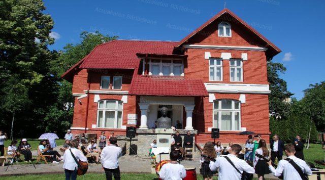 ”Eternul Eminescu” – manifestare comemorativă cu prilejul a 133 de ani de la moartea poetului