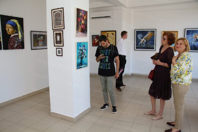„Anuala artiștilor plastici bârlădeni” a deschis Zilele Culturale ale Bârladului într-o atmosferă specială