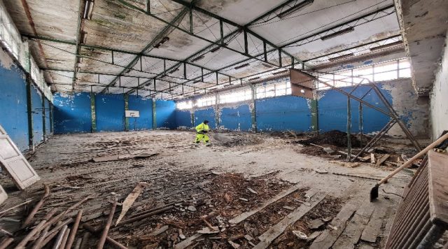 Au început lucrările de reabilitare și extindere a vechii săli de sport a Bârladului