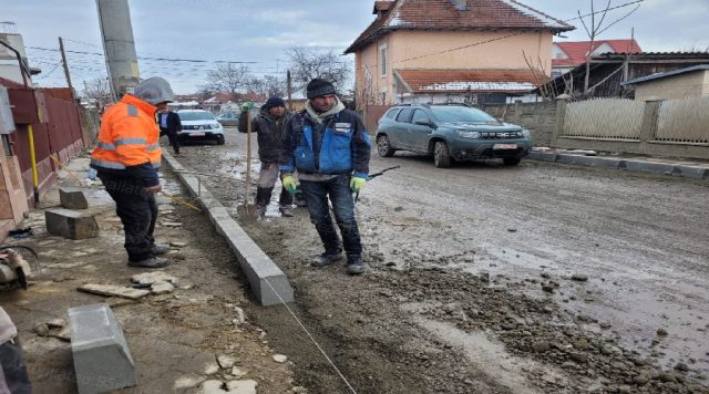 Au început lucrările de reabilitare și modernizare a trotuarelor din Bârlad