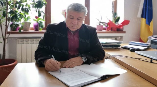 Primarul Boroș a semnat la București contractul de finanțare achiziție autobuze electrice pentru ruta Bârlad-Zorleni