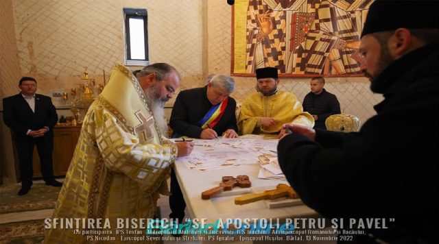 Primarul Municipiului Bârlad, Dumitru Boroș, a primit din partea PS Ignatie, Crucea Episcopală ”Grigorie Leu”