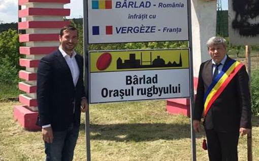 Primarul Boroș: ”𝗥𝘂𝗴𝗯𝘆-𝘂𝗹 𝗯𝗮̂𝗿𝗹𝗮̆𝗱𝗲𝗮𝗻 𝗻𝘂 𝘀𝗲 𝗱𝗲𝘀𝗳𝗶𝗶𝗻𝘁̦𝗲𝗮𝘇𝗮̆. 𝗠𝗮𝗶 𝗺𝘂𝗹𝘁: 𝗶̂𝗻𝗳𝗶𝗶𝗻𝘁̦𝗮̆𝗺 𝘀̦𝗶 𝗲𝗰𝗵𝗶𝗽𝗮 𝗱𝗲 𝗳𝗼𝘁𝗯𝗮𝗹 𝗮 𝗼𝗿𝗮𝘀̦𝘂𝗹𝘂𝗶!”