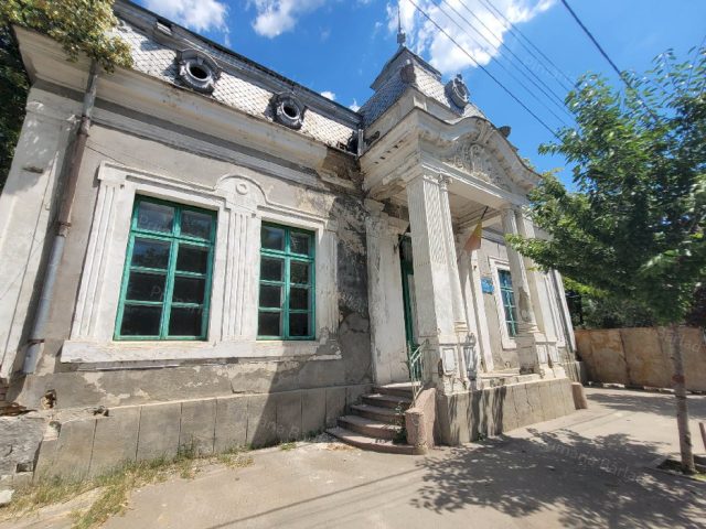 A fost semnat contractul de lucrări pentru restaurarea Casei Cerchez