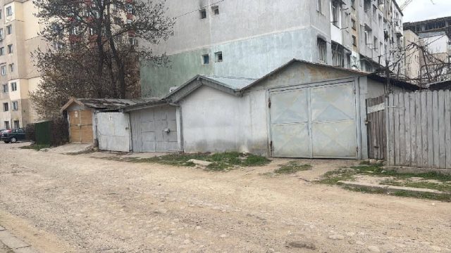 Începe demolarea construcțiilor neautorizate de pe domeniul public al Bârladului