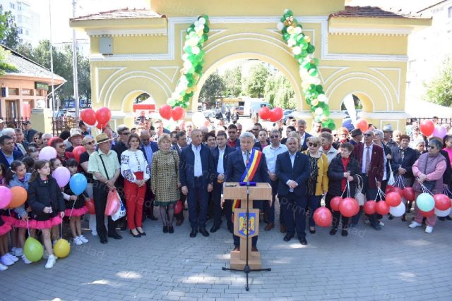 (VIDEO) S-a mai scris o pagină în istoria Bârladului: Grădina Publică, redată publicului în noua sa versiune, după ample lucrări de reabilitare