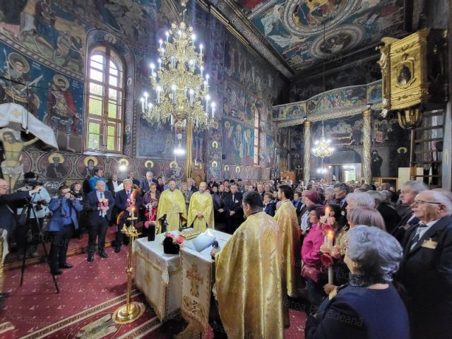 Nunta de Aur organizata de Primăria Bârlad și CARP pentru 98 de cupluri care au sărbătorit anul acesta 50 de ani de căsătorie