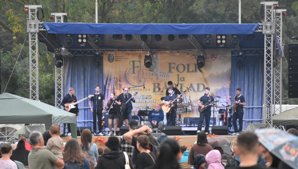 BÂRLADUL CÂNTĂ UN FOLK MINUNAT! A început în forță cea de-a III-a ediție a Festivalului Național „Folk, la Bârlad”!