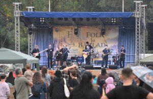 BÂRLADUL CÂNTĂ UN FOLK MINUNAT! A început în forță cea de-a III-a ediție a Festivalului Național „Folk, la Bârlad”!