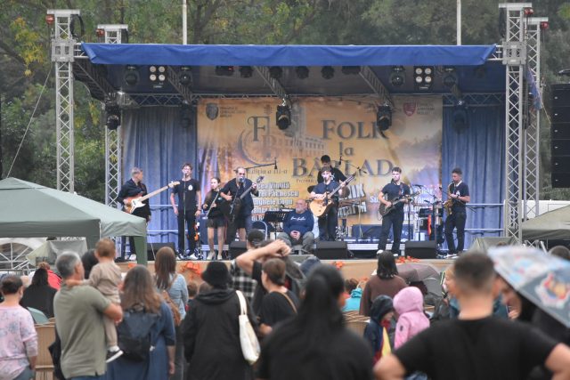BÂRLADUL CÂNTĂ UN FOLK MINUNAT! A început în forță cea de-a III-a ediție a Festivalului Național „Folk, la Bârlad”!